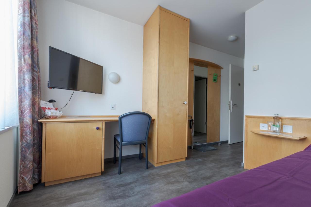 Hotel Rynach Reinach  Esterno foto